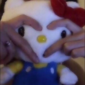 Meet your Posher, Edith